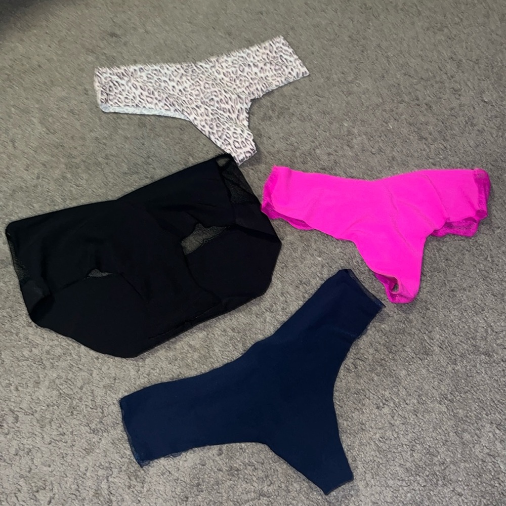 NWT seamless with lace size medium Victoria’s Secret panties